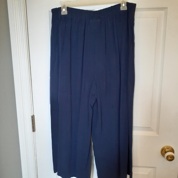 Ladies 3/4 wide leg pants by Tribal...Navy..Size 10 - Picture 7 of 7